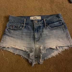 Hollister festival shorts